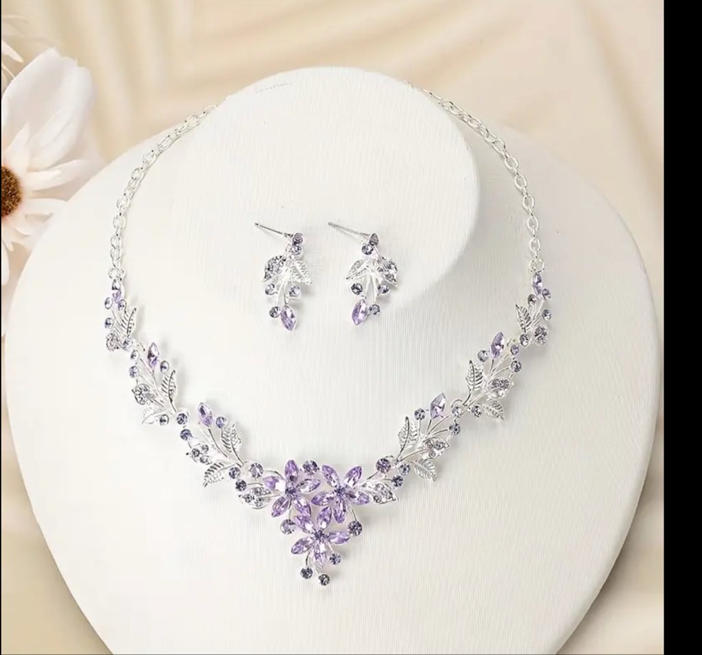 I sell the best necklaces — RT for the sake of Allah 🥺💖