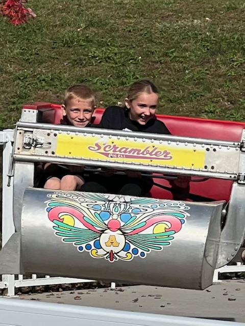 Community1stCU's tweet image. Adventureland Giveaway Winner Spotlight!

C1st Dollar Dog member, Ryker, was one of our lucky Youth Month winners and won a day at Adventureland through a Water Drop Wishes submission! 
Check out how much fun was had.👇🎡

#c1stcu #DollarDog #AdventurelandFun #YouthMonth