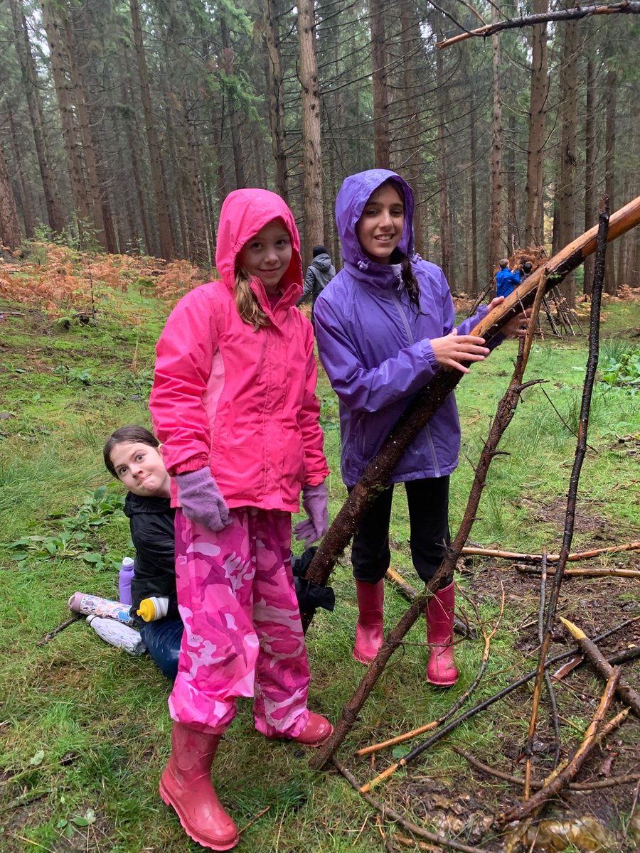 highcliffeps's tweet photo. Groups 3,4 and 5 enjoyed a beautiful autumnal (and slightly wet) forest walk! https://t.co/ZqavS2e6cA