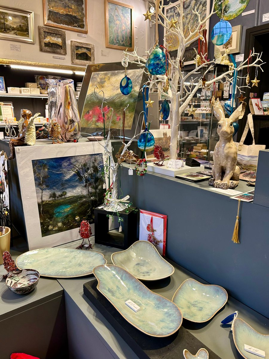 OriginalShrews's tweet image. Give one-of-a-kind this Christmas 🎁

Discover local art, sculpture &amp;amp; handmade treasures at #Shrewsbury Arts and Crafts (Perches House) - or gift a creative workshop at their Library gallery space.

#ShopLocal #SmallBizSaturday