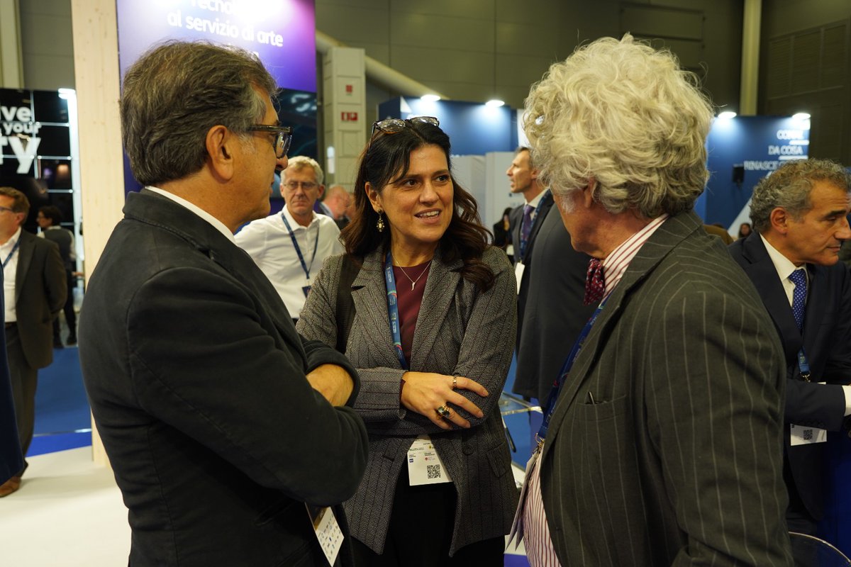 TIM_Enterprise's tweet image. “𝗜𝗻𝘀𝗶𝗲𝗺𝗲 𝗽𝗲𝗿 𝗶𝗹 𝗕𝗲𝗻𝗲 𝗖𝗼𝗺𝘂𝗻𝗲&quot; 🤝🏻 L’Assemblea Nazionale @comuni_anci di #Bologna è l&apos;occasione perfetta per toccare con mano come #TIMEnterprise stia trasformando il presente e il futuro del Paese.

Cerca il nostro stand a #BolognaFiere per partecipare a…