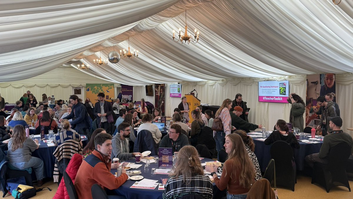 TeacherToolkit's tweet photo. A brilliant day at Hertfordshire Zoo 🦓 

Education officers in zoos ALL across the UK 🇬🇧 are very keen for schools and teachers to connect; bring students into their education facilities.  

A privilege to share teaching insights this morning… 

#TTkitCPD #GuideToQuestioning #BIAZA