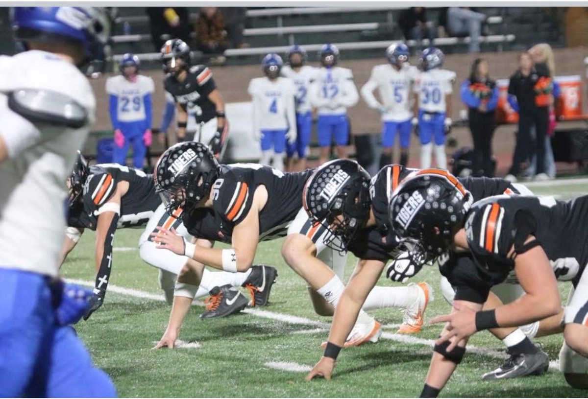 CalebChyno53's tweet photo. I will be posting more film by the end of this week from previous games! #Toetheline https://t.co/nmaIEGDBsr