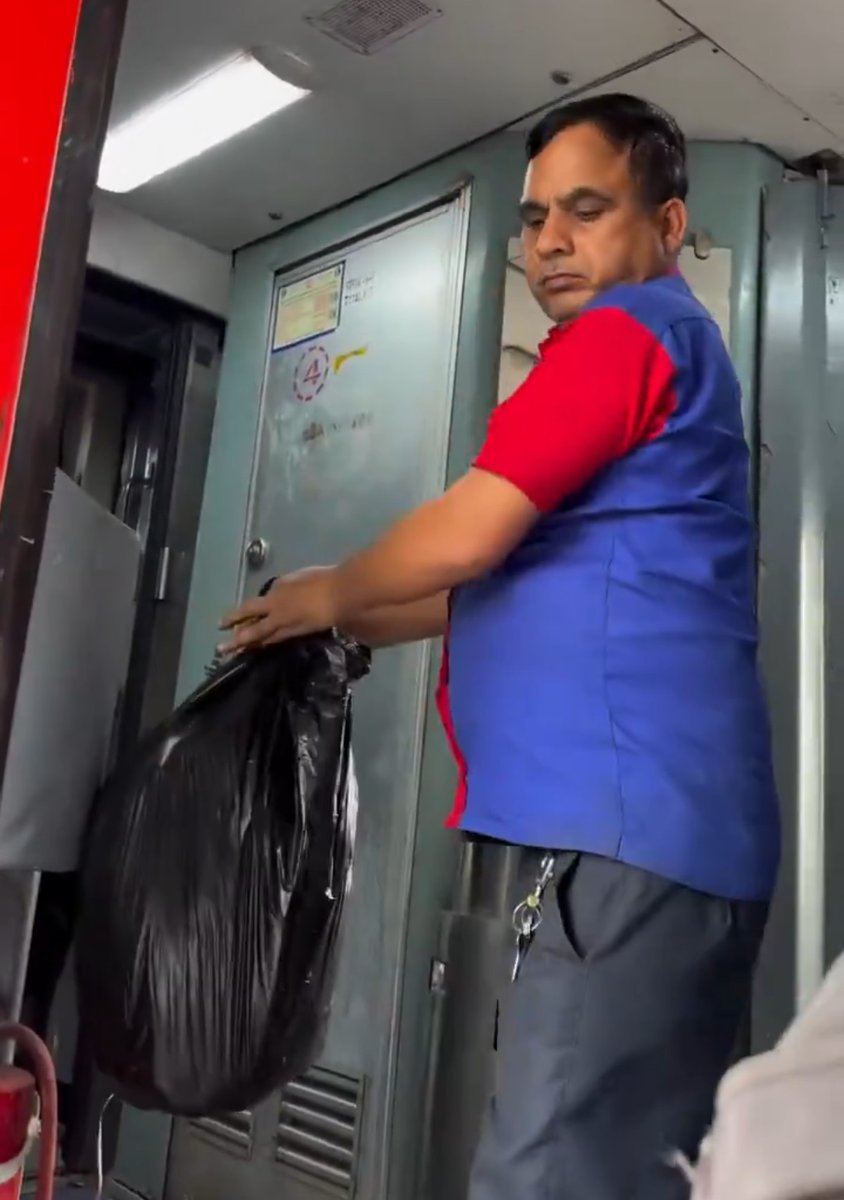 BaateinStockKi's tweet image. Dear #IRCTC,

A railway worker was seen throwing collected waste out of a running train.

Is this the standard procedure for waste disposal, Or just another “moving” example of Swachh Bharat in action?