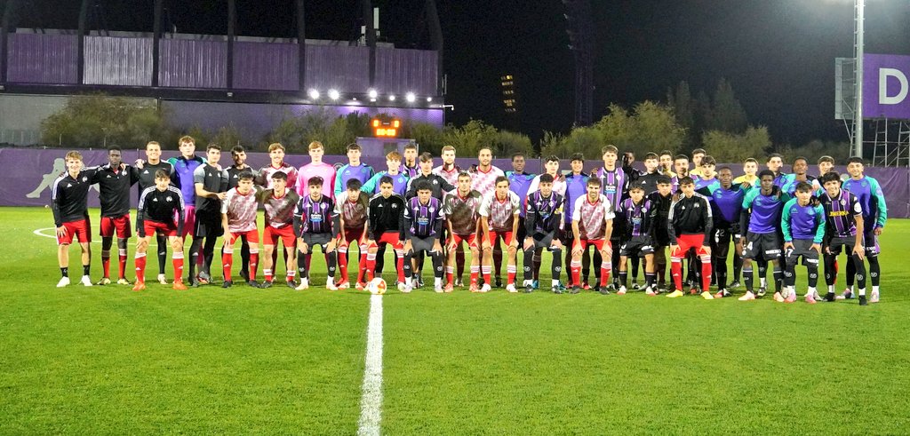 FCyLF's tweet photo. Partido de preparación de la Selección #CYL @UEFA ⚪️🔴 frente a Real Valladolid Promesas 🟣 @RVcantera 

Agradecimiento @FCyLF -> @realvalladolid por la celebración de esta previa a la Copa de Regiones <Palencia, 28 a 30 de noviembre> https://t.co/G70tGbLsps