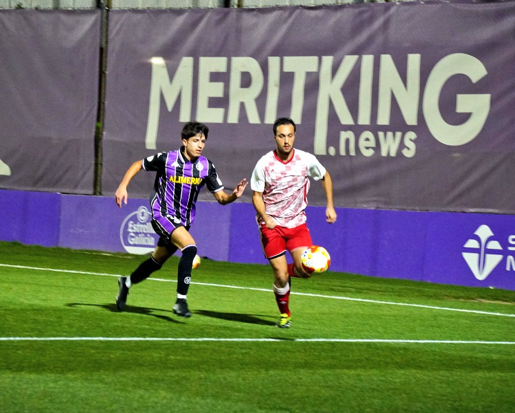 FCyLF's tweet photo. Partido de preparación de la Selección #CYL @UEFA ⚪️🔴 frente a Real Valladolid Promesas 🟣 @RVcantera 

Agradecimiento @FCyLF -> @realvalladolid por la celebración de esta previa a la Copa de Regiones <Palencia, 28 a 30 de noviembre> https://t.co/G70tGbLsps