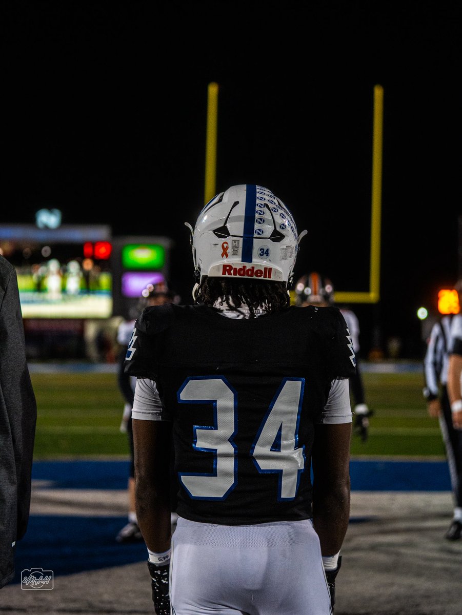 senior season didn't end  the way we wanted it too but nonetheless was a season to remember 

201 carries 1,781 yards, 27 TDs, 8.9 YPC, 0 fumbles, over 123 broken tackles. hudl.com/v/2SXf4t