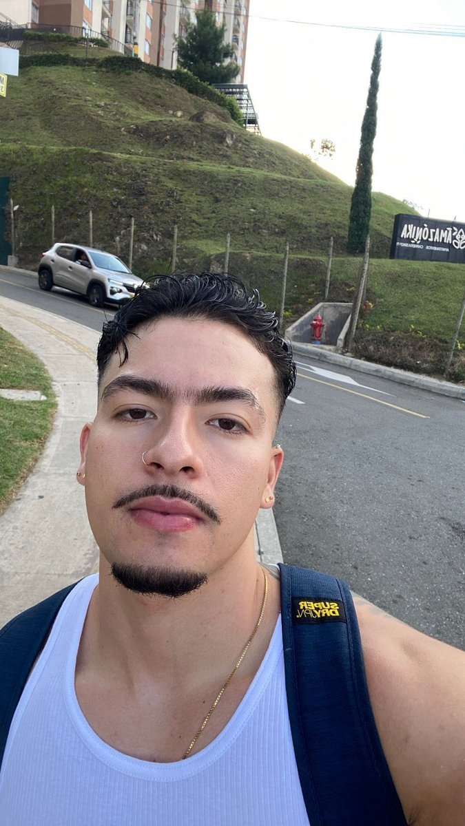 D E S M O N D tweet media