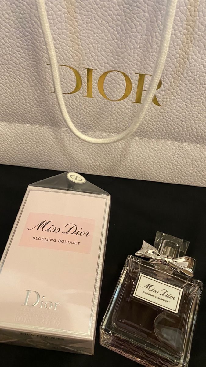 zxc_em's tweet image. Dior perfumes have always been my favorite.