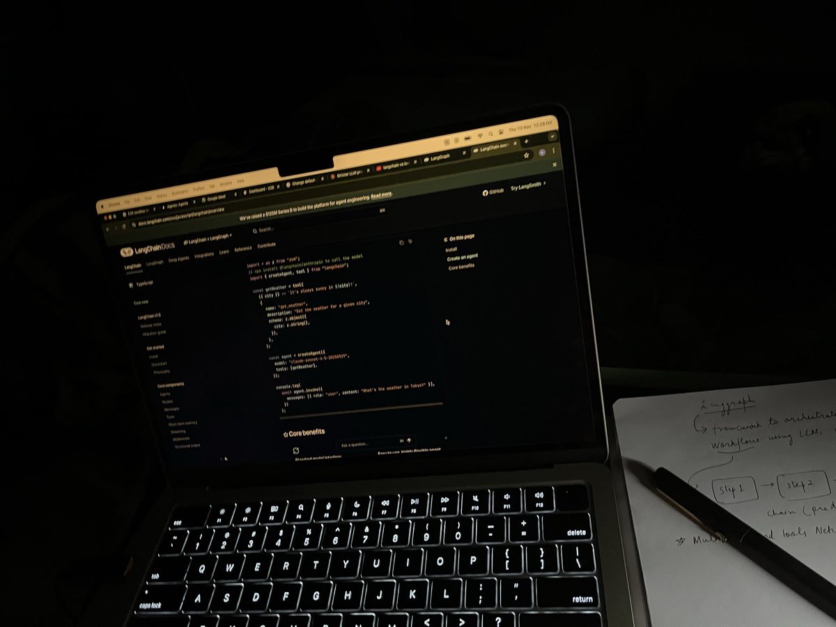 pingkhushi's tweet image. day 6
refactored the prompt + ui to prevent sandbox errors
read langgraph docs too.

#100DaysOfCode #BuildInPublic #DevLogs #AIdev