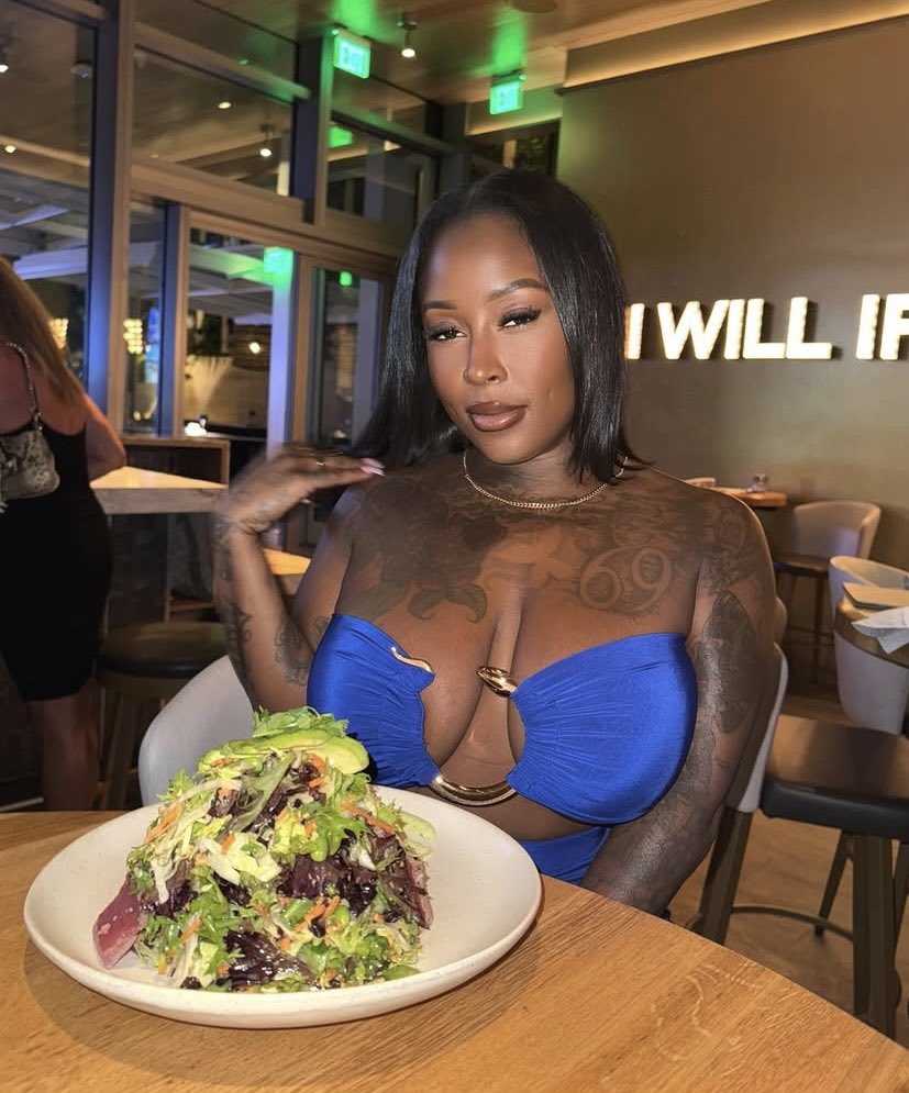 bite_vikky's tweet image. 