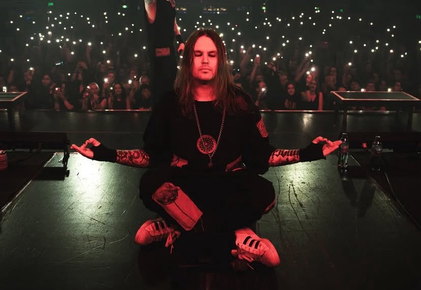 hate announcing departures or whatever, because who really cares

but im going to be deleting twitter for the first time in a few years until Blind Channel are back :)

if youd like to get in contact with me, message me on instagram or discord, viikinkivilhelm

peace out, love ya