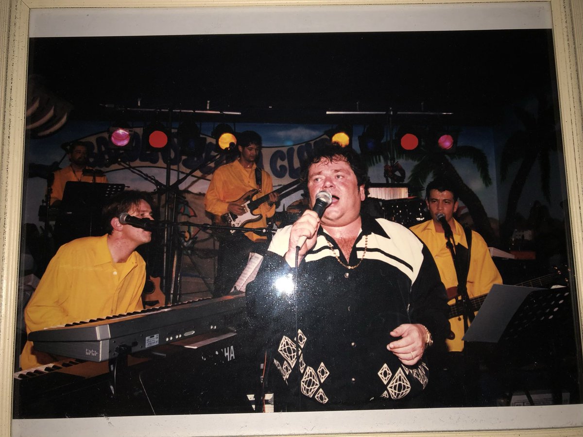Lang geleden 1998. Hazes en de first showband live in de beachclub!