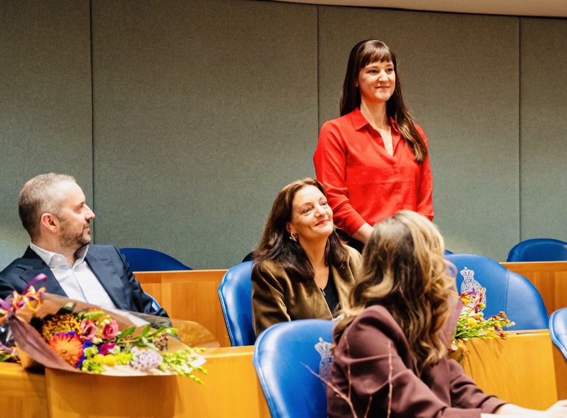 Een grote eer om vandaag weer beëdigd te worden als lid van de Tweede Kamer.❤️ De komende periode hou ik me bezig met de zorg, buitenlandse zaken, handel en ontwikkelingssamenwerking, defensie, justitie en veiligheid, en vrouwenrechten. Met energie aan de slag💪