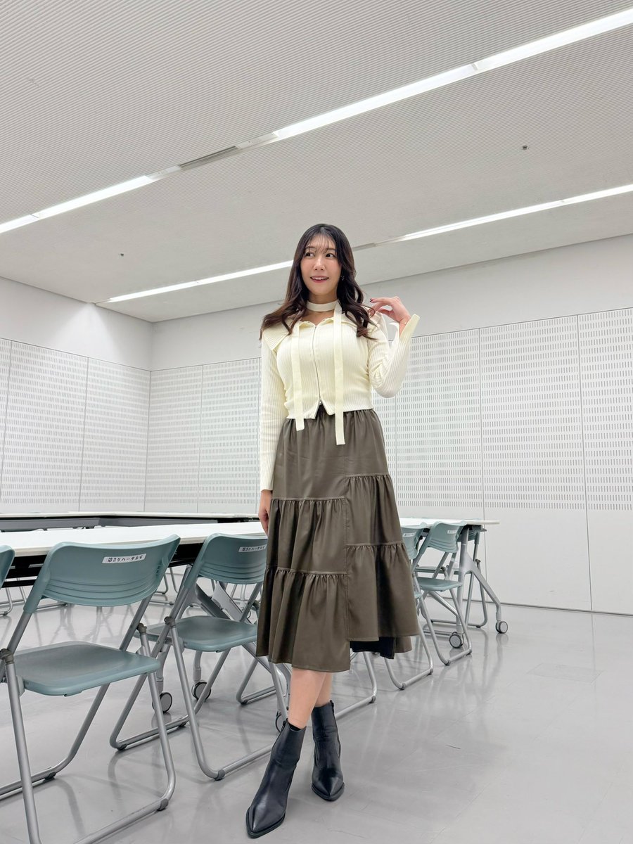 Kanonnyanko's tweet image. 11/13天気&amp;amp;天気コーデ

九州〜関東甲信はスッキリしない天気。
九州南部は雨、四国や九州北部〜近畿南部も雨の降るタイミングあり☁️
関東沿岸部の方も折りたたみ傘があってもいいかも！

東北北部〜北海道も雨や雪のふる時間あり！…