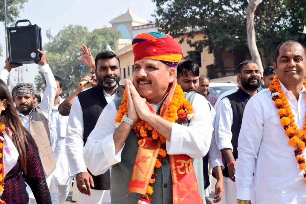 timesofindia's tweet image. AAP MP Sanjay Singh launched the ‘Rozgar Do, Samajik Nyay Do’ march from the banks of the Saryu River in Ayodhya, protesting against the BJP government in Uttar Pradesh.
