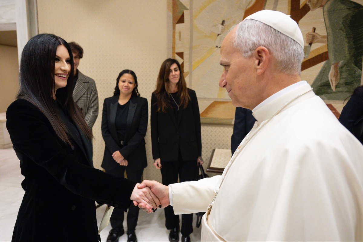 Laura Pausini tweet media