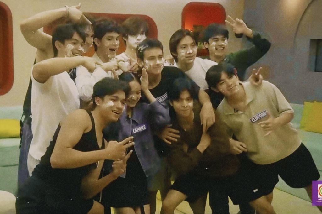 krystmejes's tweet photo. the thought that this may be their first and last pictures all together 😣

 #PBBCollab20PhotoCake https://t.co/loDx64VnFZ