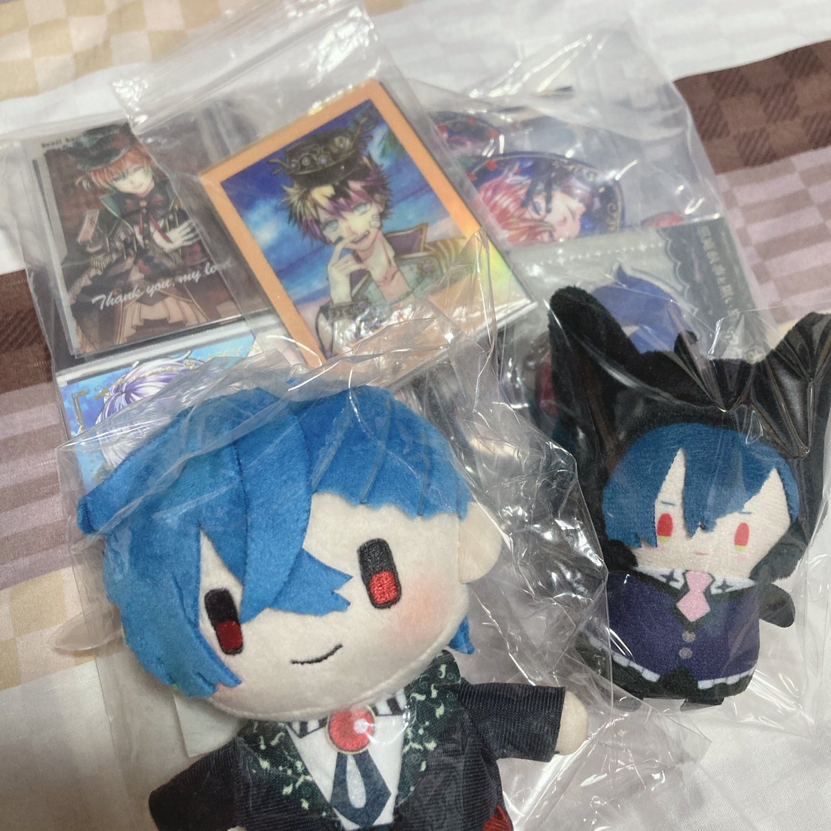 aazpgo's tweet image. 【交換・譲渡】あくねこ 悪魔執事と黒い猫

譲：ハウレス、フェネス多めにほぼ全キャラ(少ないキャラもあります)

求：定価＋送料＞リトリン記載推しキャラ

担降りしたため全て手放すつもりなのでまとめてお取引できる方優先させて頂きます。
ぱしゃこれなど紙類100枚ほど、缶バッジ、ぬいぐるみ少し