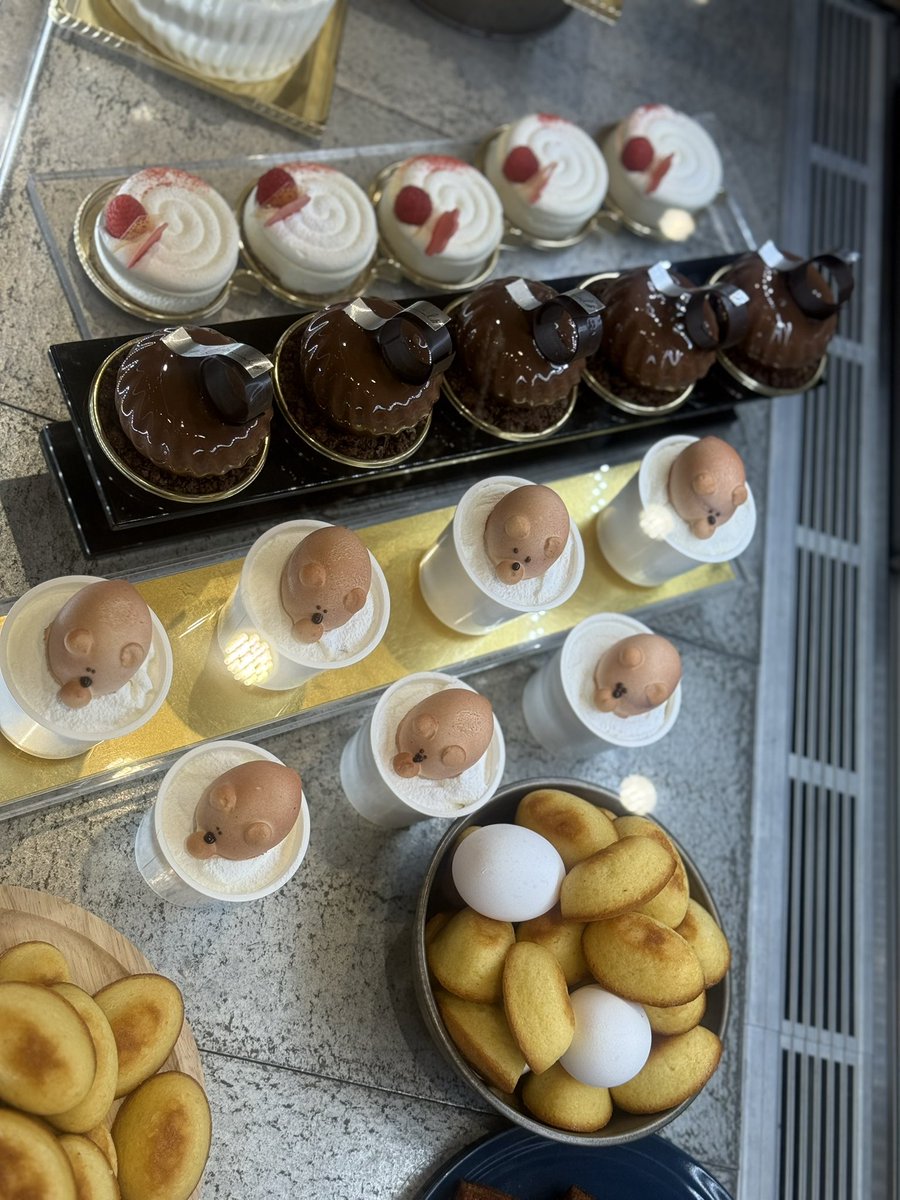 今日は定休日でしたがキッチンで三年位前からずっと応援してるKBKYの講習会。
どんどん規模が大きくなるパワーにこちらが勉強させてもらってます。
デモは無事に終わったけど完全にスケジュール抜けてて…
明日は始発で滋賀に。
それでも準備間に合うか心配だ💦
助けて横畑さーーん🧑‍🍳
<a href="/jojojo84429425/">Kabi</a>