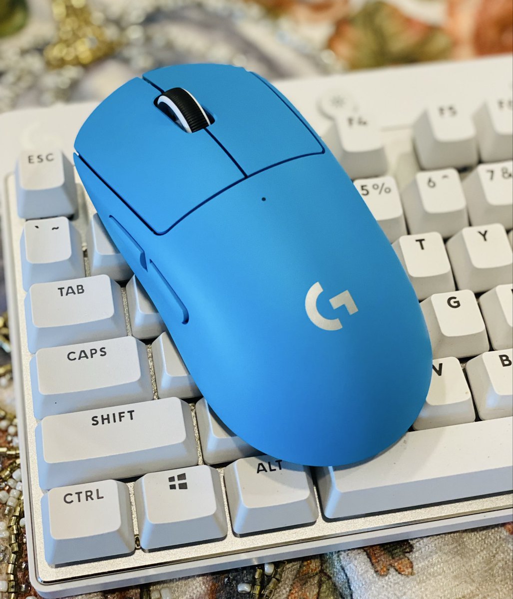 RoryPlays_'s tweet image. Thank you @LogitechG for the Limited Edition #PROX2Cyan Superlight! 

This mouse is more than just Logi Blue, it&apos;s about the community. 💙

#LogitechGPartner