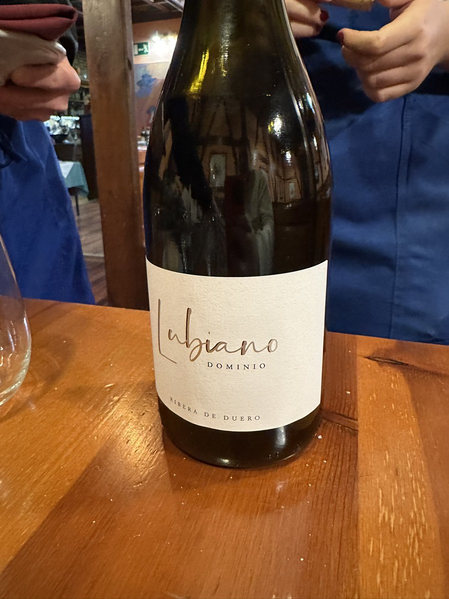 Que bien hemos comido en el Restaurante Ángela de Valladolid 📍

Larga vida a los clásicos!!