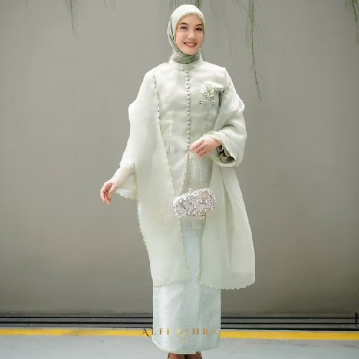socializzaree's tweet photo. Look stunning in Eid clothes ✨️ https://t.co/uBmorbfTzU