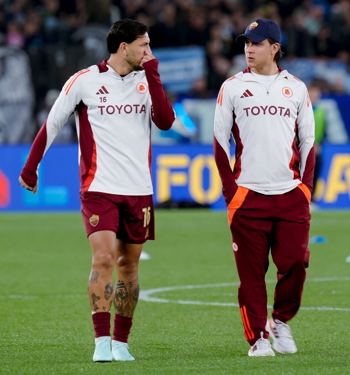 🚨🗣️Leandro Paredes por la situación de Paulo Dybala: “Lo hablé varias veces con él, ojalá que él viva su vida y su carrera muy tranquilo, que tome la decisión que tenga que tomar, la ilusión siempre está y son decisiones que tiene que tomar, no soy quién para meterme”.