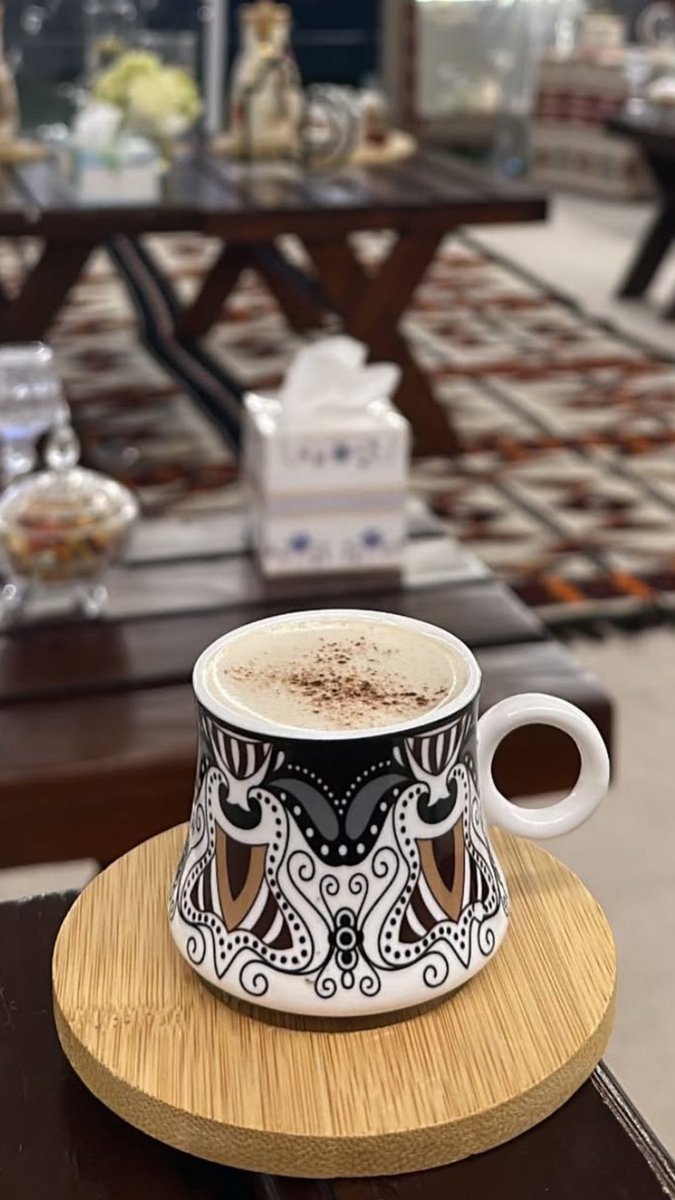 ياما ورى بعض ابتسامات الوجيه
خـواطرٍ ،، جـار الزمـان و كسـرها