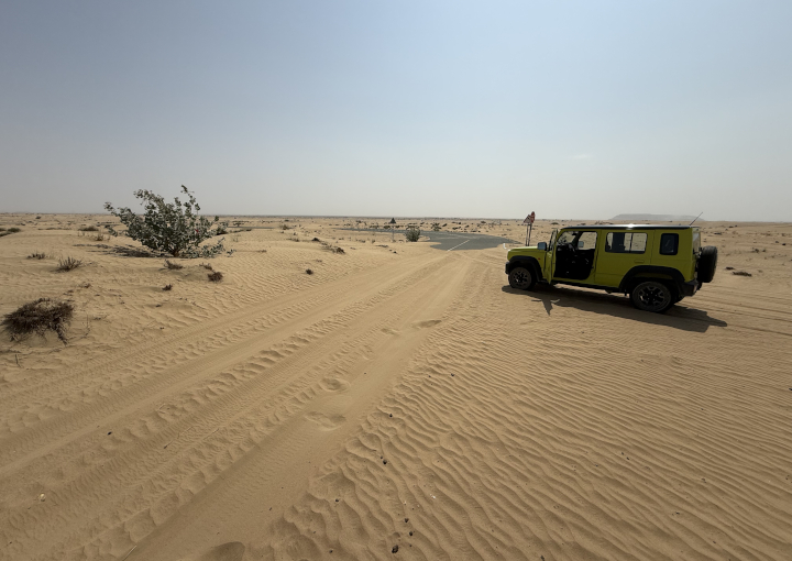 graemebatsman's tweet photo. New blog post: Dubai's Half Desert Roads and What Not To Drive With Them On - https://t.co/mRT9KunREx #dubai #uae #offroad #sand #dunes https://t.co/LxNpM9KHml