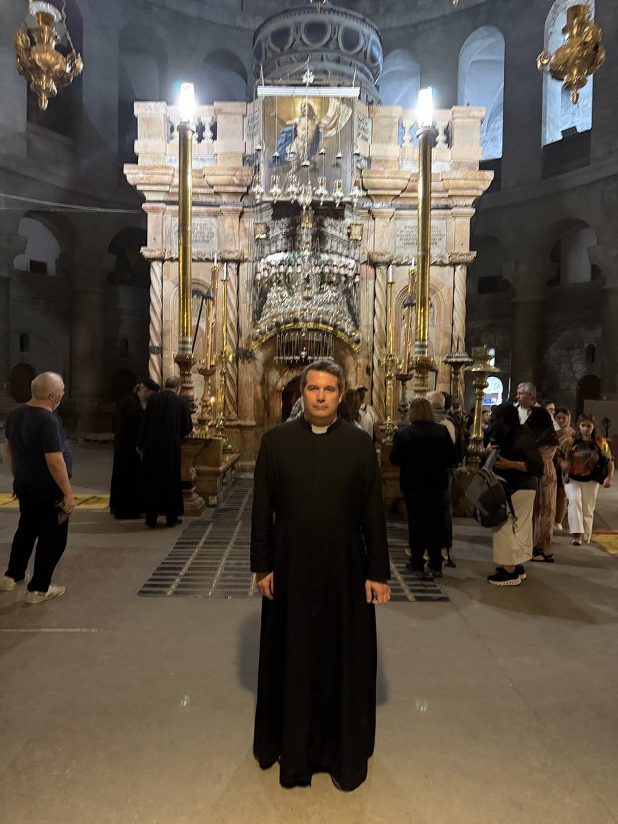 Padre Javier Olivera Ravasi tweet media