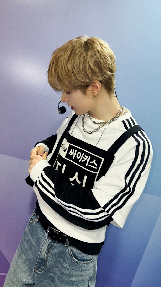 QWER サイン入りチェキ 사인이 들어간 체키 251112 [xikers_official] Instagram Story #xikers #싸이커스