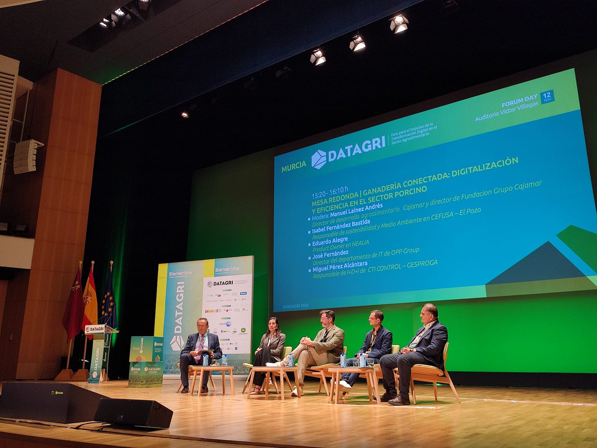 ForoDatAgri's tweet photo. 📳 Continuamos en #DATAGRI2025 con "#Ganadería Conectada en el Sector #Porcino''.
👥 Modera Manuel Laínez (@Cajamar) e intervienen: Isabel Fernández (#CEFUSA), Eduardo Alegre (#NEALIA), José Fernández, (OPP Group) y Miguel Pérez Alcántara (CTI CONTROL – GESPROGA). https://t.co/SC5MTjlb5n