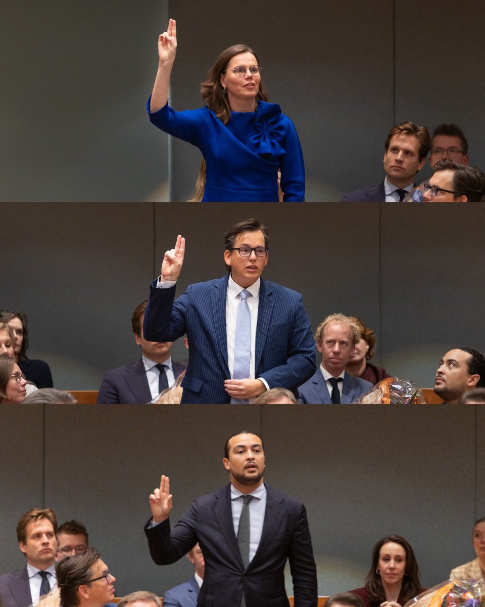christenunie's tweet photo. “Zo waarlijk helpe mij God almachtig.”  
Vandaag spraken onze drie Kamerleden deze woorden uit, een gebed op een bijzonder moment. In afhankelijkheid en met het verlangen om met wijsheid en moed te dienen.

De uitdagingen voor Nederland zijn groot: wonen, klimaat, defensie, stikstof en samenleven.  
In die grote vraagstukken willen onze Kamerleden steeds oog houden voor de mens die dreigt vergeten te worden:  
de vrouw die slachtoffer werd van mensenhandel, het kind zonder huis, de jongere die zijn geld verloor aan een goksite.

Namens de @christenunie gaan zij zich de komende jaren met hart en ziel inzetten.  
#OpstaanVoorHetGoede 🔵⚪️