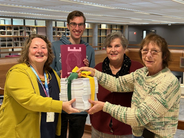 Tresoar neemt zestien jaargangen van dorpskrant Aldwâld op - rtvnof.nl/tresoar-neemt-…