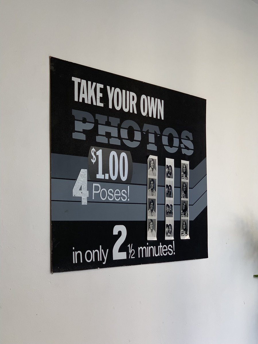 서촌은 진짜 지금 안 가면 손해야... 
- 효자로 쭈욱 걸으면서 은행나무랑 단풍 구경 
- ofr서울이랑 꽁뜨와드미라벨 같은 소품샵 투어 
- 느좋 카페 한가득이라 아무곳이나 가도 좋음 
- 오토마티코까지 가서 필름사진 4컷 찍어주기
4계절 중 가을의 서촌을 제일 사랑해🥺🍂🍁