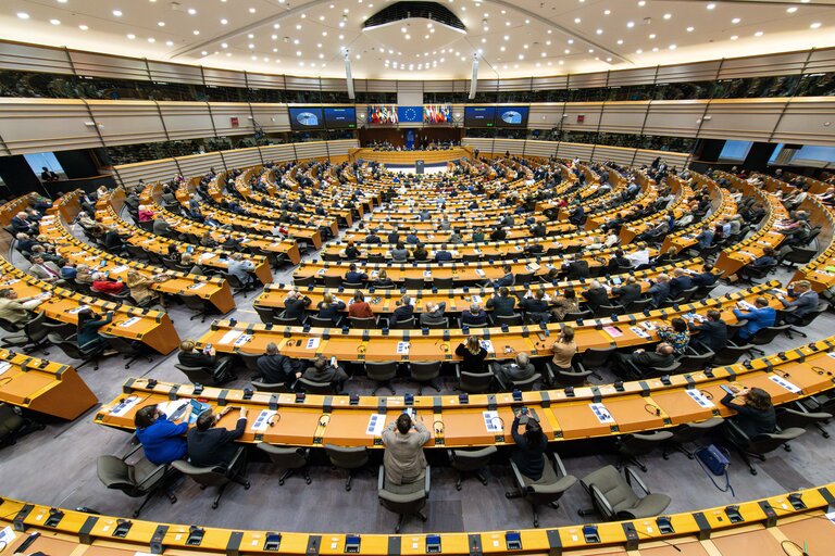 📣Today in #Eplenary, MEPs discuss the proposals for the 2028-2034 Multiannual financial framework with <a href="/vonderleyen/">Ursula von der Leyen</a> &amp; <a href="/marie_bjerre/">Marie Bjerre</a> (<a href="/eu2025dk/">Danish Presidency of the Council of the EU 2025</a>).

⚫️Follow it from 16:45 CET here:
europarl.europa.eu/plenary/en/hom…