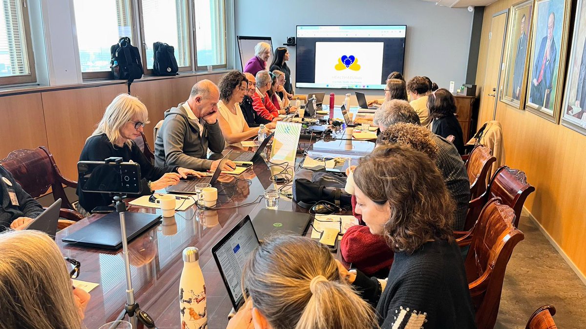 GVAfisabio's tweet image. 💚✨ #Fisabio y la #DGSP cierran su participación en @Health4EUkids  en Helsinki, liderando la implantación de la buena práctica Grünau Moves, reconocida por la @EU_Commission 🏛️

Un enfoque participativo para crear entornos más saludables y prevenir la obesidad infantil. 🌱💪