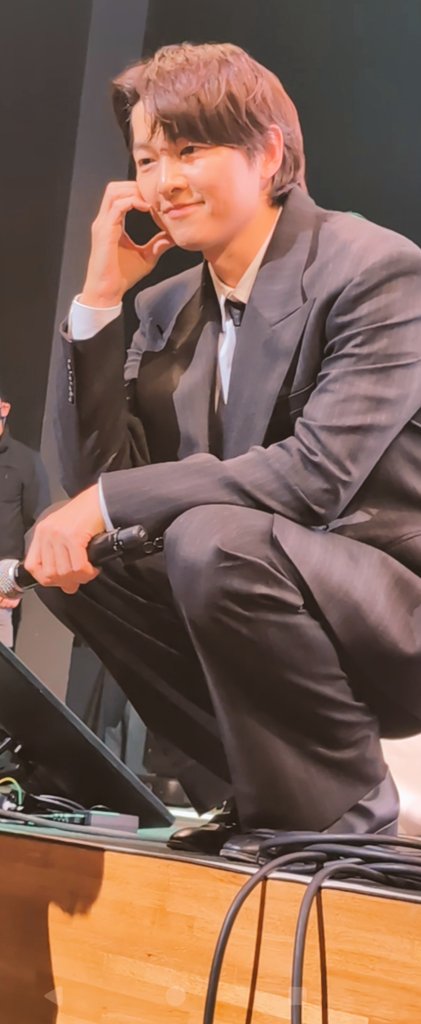 TBell0509's tweet image. 最前列🩷ほぼど真ん中🩷
私、、ずーっと震えてました🫨
そして痛恨のミス💧撮影タイムで目の前に来た時シャッターボタン押し忘れwww😇
ジュンギさん…瞳がキラッキラ✨✨✨でした！美しかったです🥹
日本に来てくれて本当にありがとう🫶🫶🫶
#송중기 #StayHappy