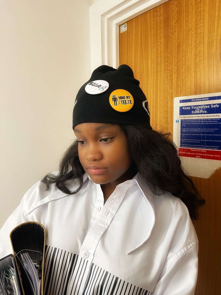 lumisoeuvre's tweet image. FRIDAY, 6PM