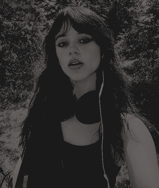 𝒕𝐫𝐢𝐬𝐡𝐚 𝒓𝐞𝐲𝐞𝐬. tweet media