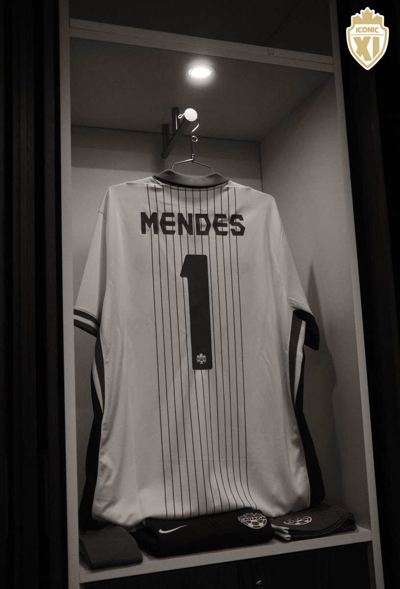 livinwonder's tweet image. his jerseys 🥹