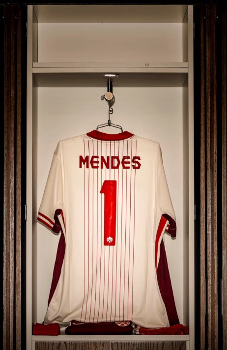 livinwonder's tweet image. his jerseys 🥹