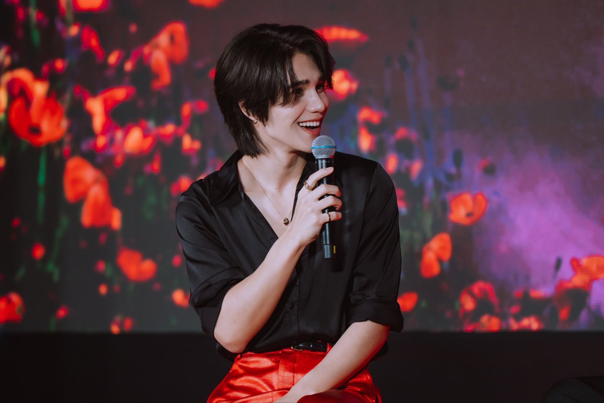 warnermusicth's tweet image. ✷ Jeff Satur : Red Giant EP Album Listening Party ✷
Nov 12, 2025 At EM SKYE, 14 Fl., EMSPHERE

#JeffSaturRedGiantEPAlbumListeningParty 
#RedGiantEPAlbum
#JeffSaturRedGiantEPAlbum
#JeffSatur
#StudioOnSaturn
#WarnerMusicThailand