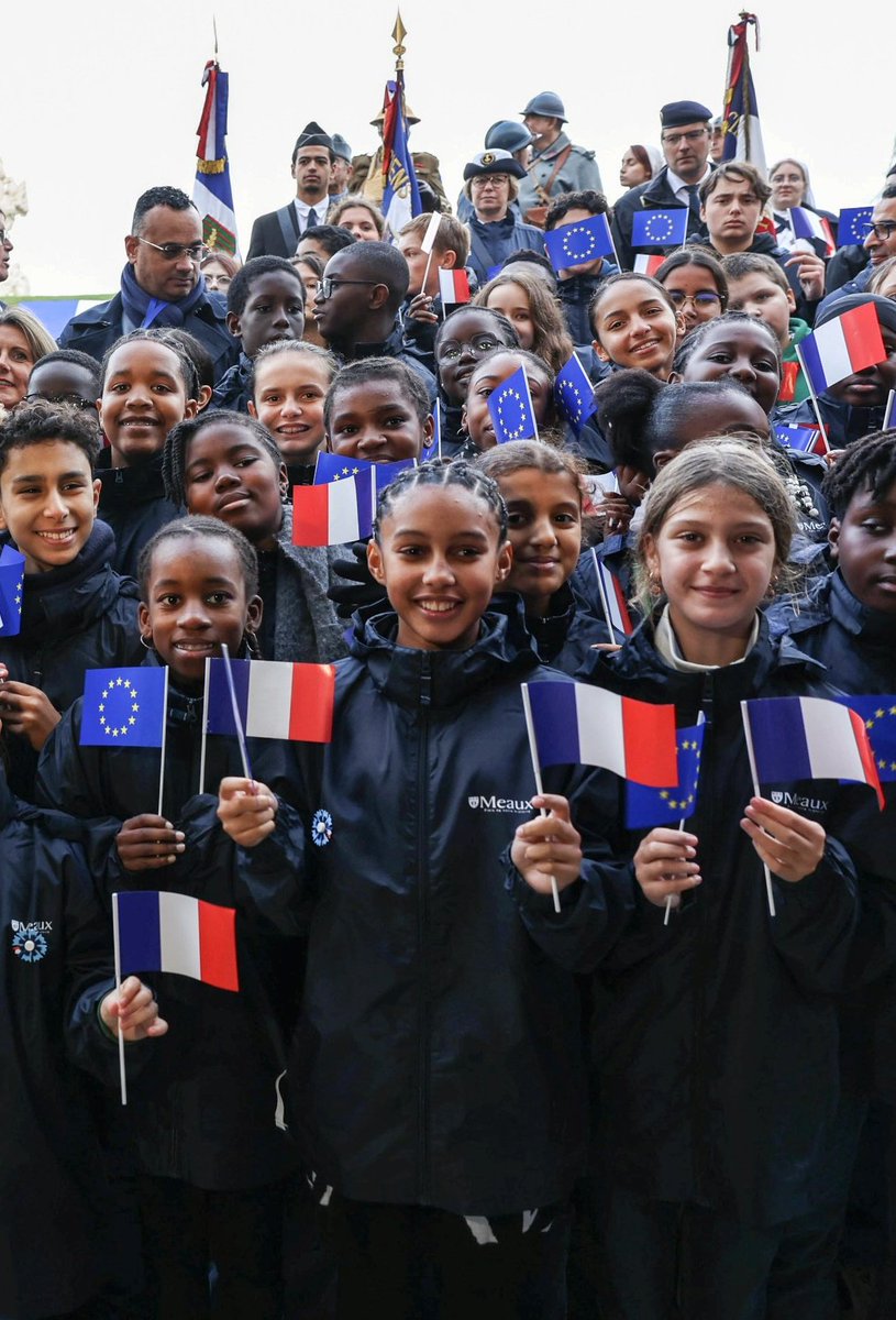 InternetSub7's tweet photo. Did you know that white youths are a minority? 🤔

We lost a long time ago &amp; our precious homeland will perish alongside the elderly :)

#whitedefeat 📉 #whiteextinction 🤗
#oblm ✊🏿 #mnwo ☪️ #bnwo 🌍 https://t.co/hkd6G4q745