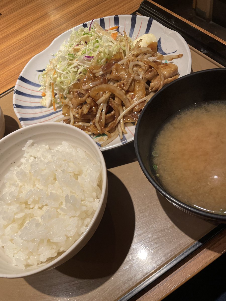 中野店は他の店舗より遅くまでやっとるのよ、ありがたやー( ﾟдﾟ)

…また値段あがった？！Σ(°Д°)

…行くけども[壁]д･)ﾉ