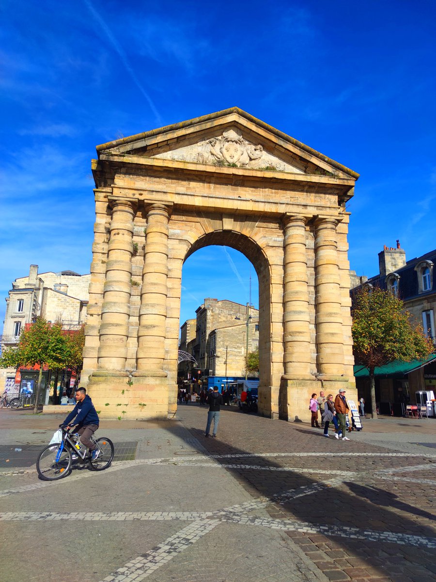 🍀🌿🍀 Have a nice days my dear friends thanks for all 🙏☘️🌿🍀 
📸Bordeaux/France By aşkgerçekse📸 
☮️❤️☮️ #Peace #love #PeaceAndLove #nowars #Autumn #nature #peaceful #Happiness #NatureLovers #autumnlovers #art #ArtLoversCommunity #ArtLovers #Amazing ☮️❤️☮️