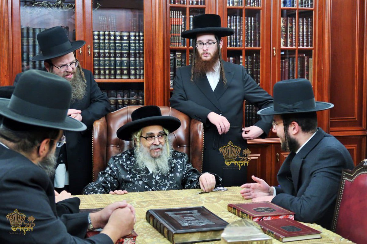 HQSatmar's tweet photo. Satmar Grand Rebbe Aron has signed a contract with philanthropist Volvie Stern, who is generously donating towards the Mikvah at the new majestic Satmar Shul in #Linden #NewJersey. A beautiful addition to our Central NJ community! https://t.co/6DOmJCOybo
