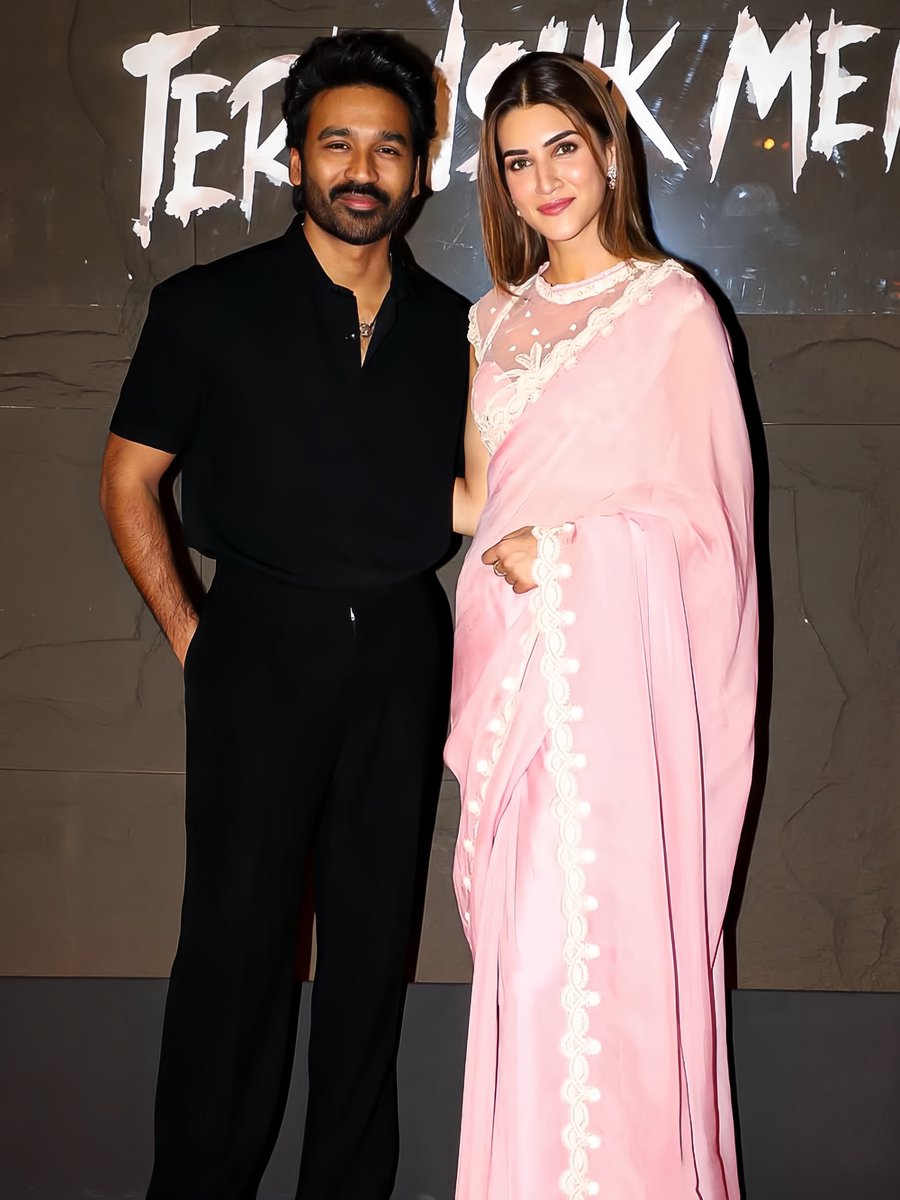 glampix_in's tweet photo. Stunning duo alert! 😍 Dhanush and Kriti Sanon shine at the #TereIshkMein promo.
Love the chemistry🔥🔥🔥 and those looks! 🎬💖
#Dhanush #KritiSanon #Bollywood #MoviePromo https://t.co/b6aPkHv16W