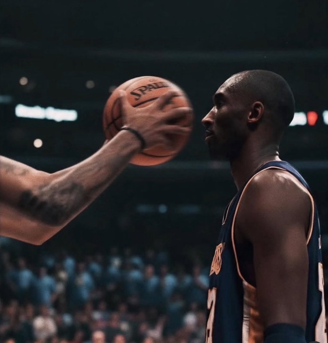 <a href="/elonmusk/">Elon Musk</a> It's you vs your distractions.
Every single day